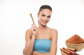 القرفة.. فوائدها قد تنقلب إلى أخطار ولا بد من التزام الحذر عند تناولها