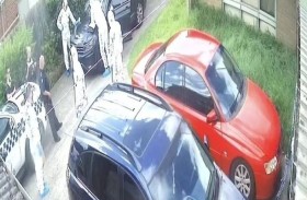 سبعينية تعيش 5 سنوات مع جثة شقيقها