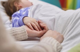 تسمم طفلة مصرية بعد تناولها قطعة حشيش