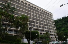 تفاصيل مقبرة بيليه العامودية