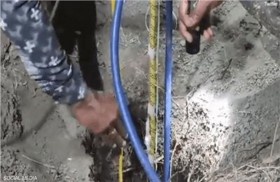 طفل هندي يسقط في بئر عميقة