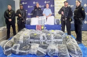 شخصان يجلبان 560 كيلوغرام كوكايين عبر المحيط