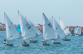 الحمادي يحلق بلقب «الليزر راديال» في سباق الظفرة للقوارب الشراعية الحديثة