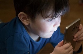 طفل يتصل بالشرطة لإنقاذه من لعبة فيديو!