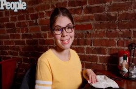 بنصف دماغ.. أمريكية تعلمت المشي والكلام 