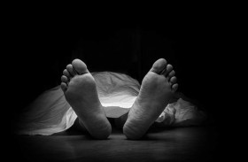 يهجرون والدتهم.. وتموت في البرد والظلام