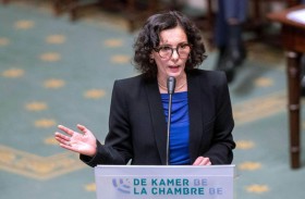 وزيرة الخارجية البلجيكية تحتفظ بمنصبها في قضية التأشيرات