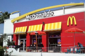 اعتداء جماعي على ماكدونالدز في نوتنغهام 