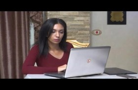 مهندسة تستلهم أسلوب زها حديد في تصميم أقراط