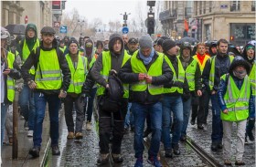 فرنسا تمنع تجمع أفراد السترات الصفراء 