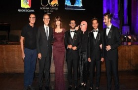 بيلوتشـي تخطف الأنظار  فــي مهرجـــان تاورمينــا 