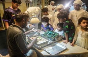 مهرجان سباق دلما التاريخي يعرف زواره باستزراع اللؤلؤ