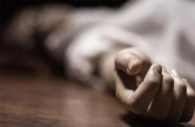 طفلة تفارق الحياة على يد والدها