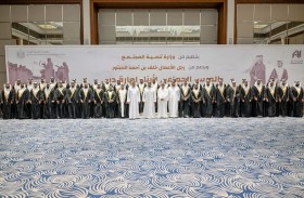 منصور بن محمد يشهد العرس الجماعي لـ 50 شاباً في دبي 