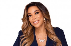 ويندي ويليامز تفاجئ الجمهور مع تمثالها الشمعي