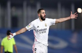 بنزيما يقترب من تجديد عقده مع «الملكي»