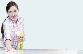 تسبب إكزيما اليد... تحذير من الإفراط في استخدام المنظفات