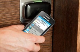 الهواتف الذكية لفتح باب المنزل