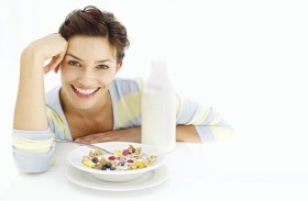 هل تتجاهلين وجبة الفطور وتتأخرين في تناول العشاء؟ إذن أنتِ عرضة لهذا المرض