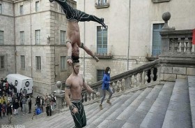 يحطمان رقما قياسيا بحركة خطيرة 