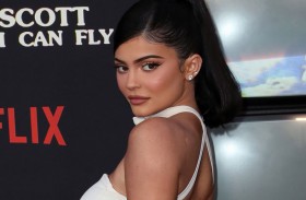 كايلي جينير تثير ضجة بظهورها بملابس مثيرة