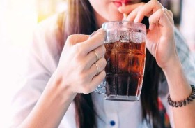 المخاطر الصحية لتناول المياه الغازية عند الإفطار في رمضان