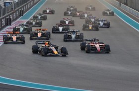 ماكلارين وفيراري يتنافسان في بطولة الصانعين للفورمولا 1 بأبوظبي