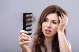 الكحول والسكر.. قد تُكلفك شعرك