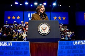 من هم المانحون الكبار الذين يدعمون كامالا  هاريس؟