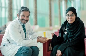 إدارية إماراتية في إحدى مدارس الدولة تحقِّق حلمها بالسير بمفردها بعد صراع مع التصلّب العصبي المتعدد دام عشر سنوات دون تشخيص 