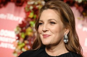 درو باريمور ترفض التجميل وتتحدث عن قبول الذات