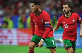 برناردو سيلفا يدافع عن رونالدو ضد منتقديه 