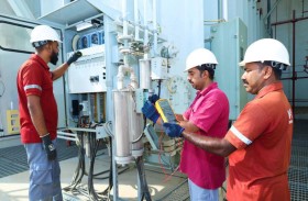 كهرباء الشارقة تنفذ برنامج صيانة مكثفاً لمحطات نقل الطاقة