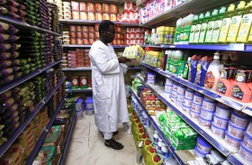 السودانيون يلزمون التقشف وسط أزمة اقتصادية حادة 