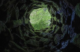 رعاة أغنام يعثرون على جثة شابة في بئر 