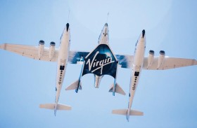 فيرجين غالاكتيك تنقل سياحاً إلى الفضاء