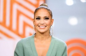 لوبيز تطل مجدداً بالمايوه وماذا علقت؟