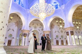 وزير الخارجية الأرجنتيني يزور جامع الشيخ زايد الكبير في أبوظبي