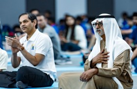 نهيان بن مبارك يشهد الاحتفال باليوم العالمي الـ11 لليوغا في أبوظبي