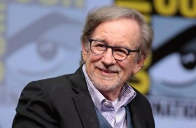 يبدي أسفه لتراجع أعداد القرش بسبب فيلمه