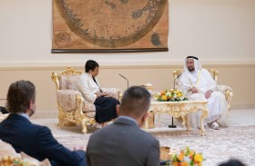 حاكم الشارقة يستقبل رئيسة مكتبة الكونغرس الأمريكية