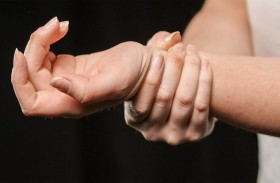 أربع علامات غريبة وغير عادية لالتهاب المفاصل