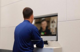 قضاء أبوظبي تحدد مواعيد التواصل المرئي لنزلاء مراكز الإصلاح خلال العيد