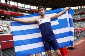 اليوناني تينتوغلو ينتزع ذهبية الوثب الطويل