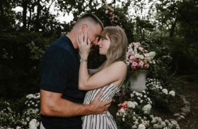 تايلور سويفت تعلن خطوبتها على ترافيس كيلسي 