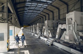  «الإمارات للألمنيوم» تختبر تقنية لتعزيز سلامة الموظفين من الإجهاد الحراري 