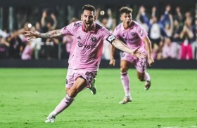 ميسي يسجل الأهداف بكل الطرق.. ملك اللعبة