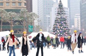 سول تستقبل أول كريسماس يكسوه الثلج منذ 8 سنوات