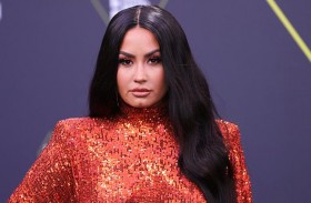 ديمي لوفاتو تتلقى  لقاح فيروس كورونا