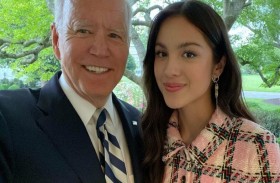 رودريغو تطل من البيت الأبيض دعما لحملة التلقيح